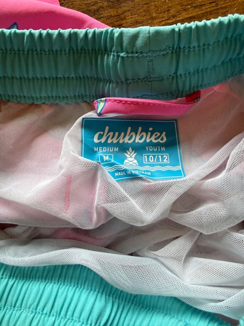 Chubbies Blue & Pink Toucan Boys Swimming Trunks Size Medium - Picture 5 of 5